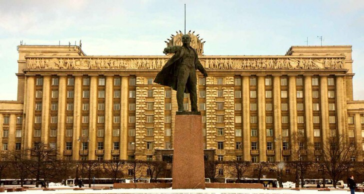 Здания, построенные в стиле архитектурный ампир, сегодня известны во всем мире.