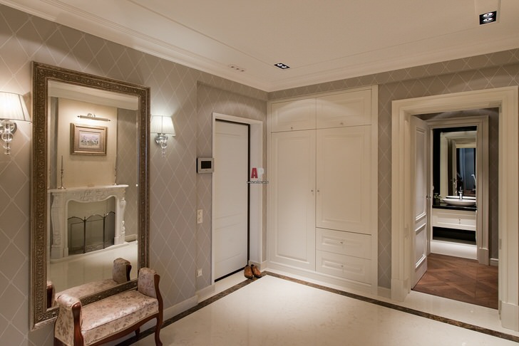 Как оформляются интерьер квартиры и ванная в стиле неоклассика? (65 идей дизайна) 4 Лаконичный интерьер прихожей