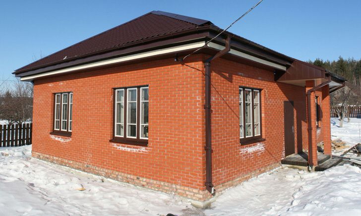 Дом из кирпича