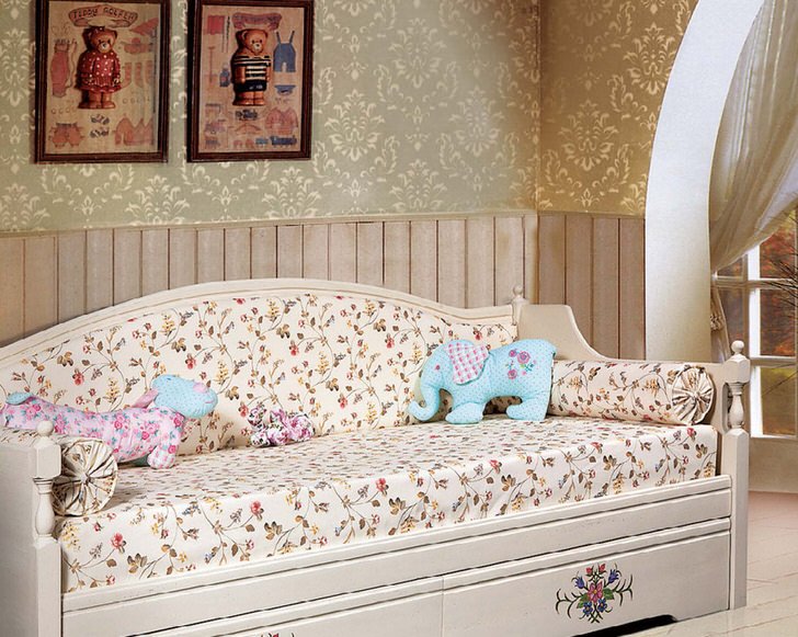 Комната юной леди в загородном доме под Берлином. Комната юной леди в стиле романтизм .