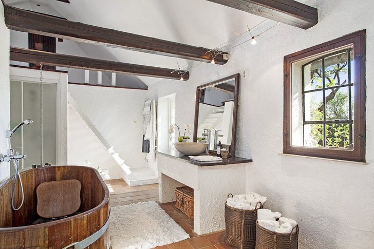 Простота деревенского шарма ванной комнаты в стиле кантри (60 идей интерьер) 7 Ванная из дерева