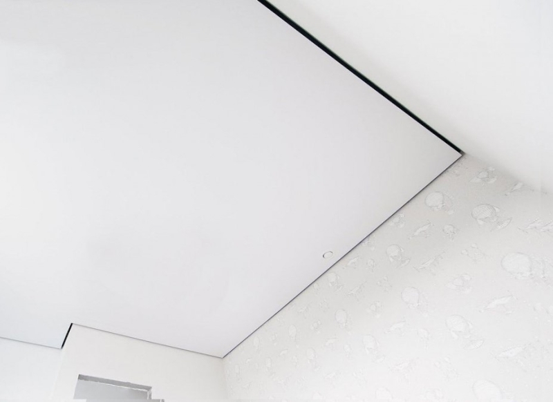 Натяжные потолки: виды, выбор и монтаж в Украине 2025 14 Натяжные потолки – виды, плюсы и минусы, как выбрать и где лучше использовать