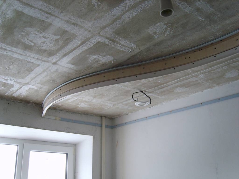 Натяжные потолки: виды, выбор и монтаж в Украине 2025 17 Натяжные потолки – виды, плюсы и минусы, как выбрать и где лучше использовать