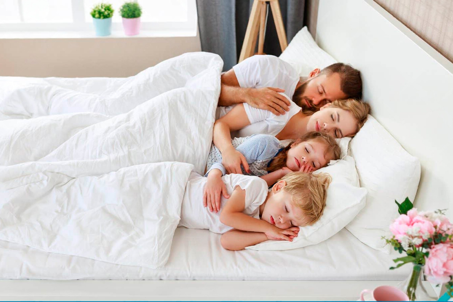 Отделка стен спальни декоративной штукатуркой — фактура и цвет Декоративная штукатурка на стенах спальни в тёплых бежевых тонах